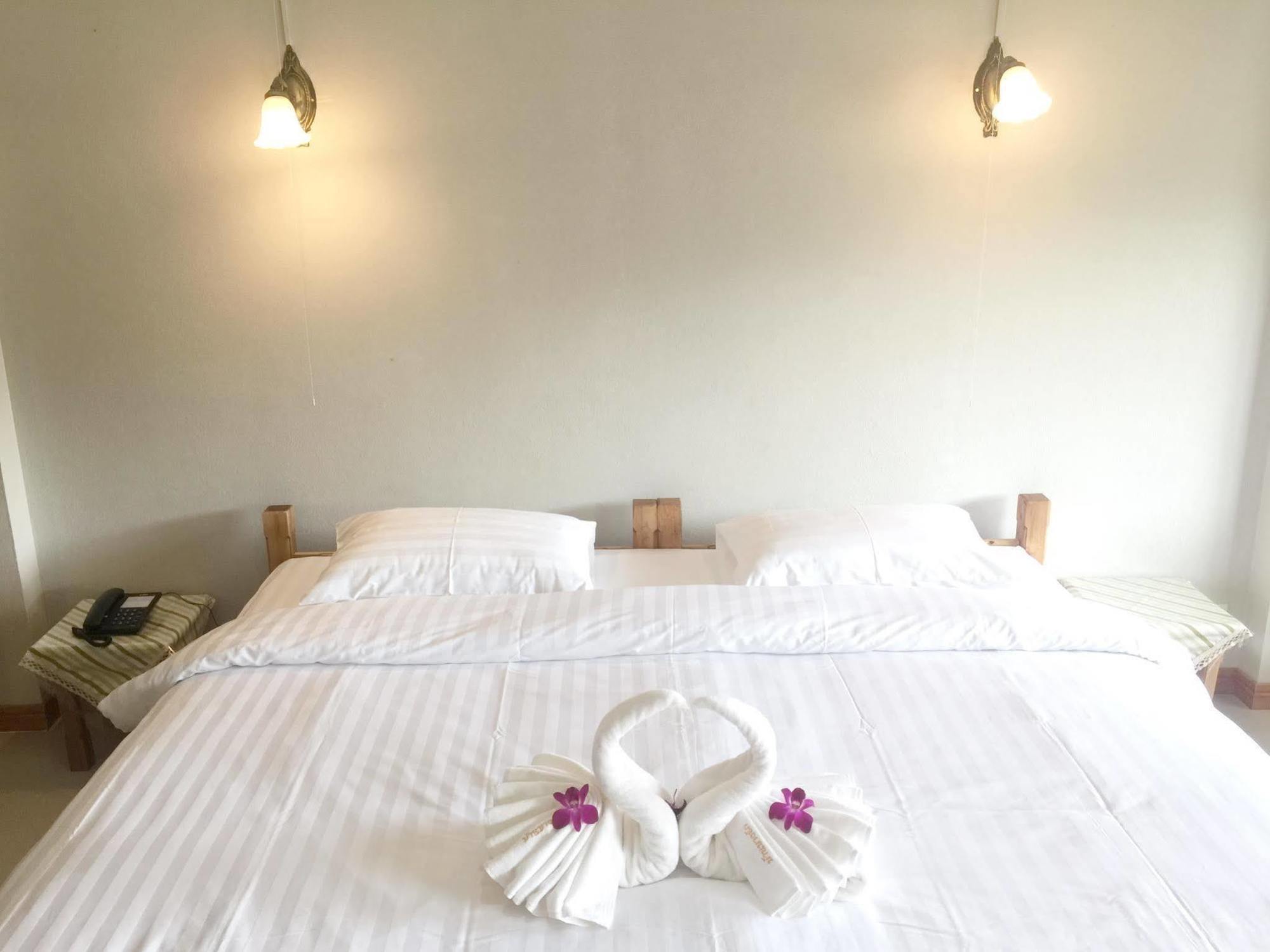 Baan Bangrak Residence Trang Kültér fotó