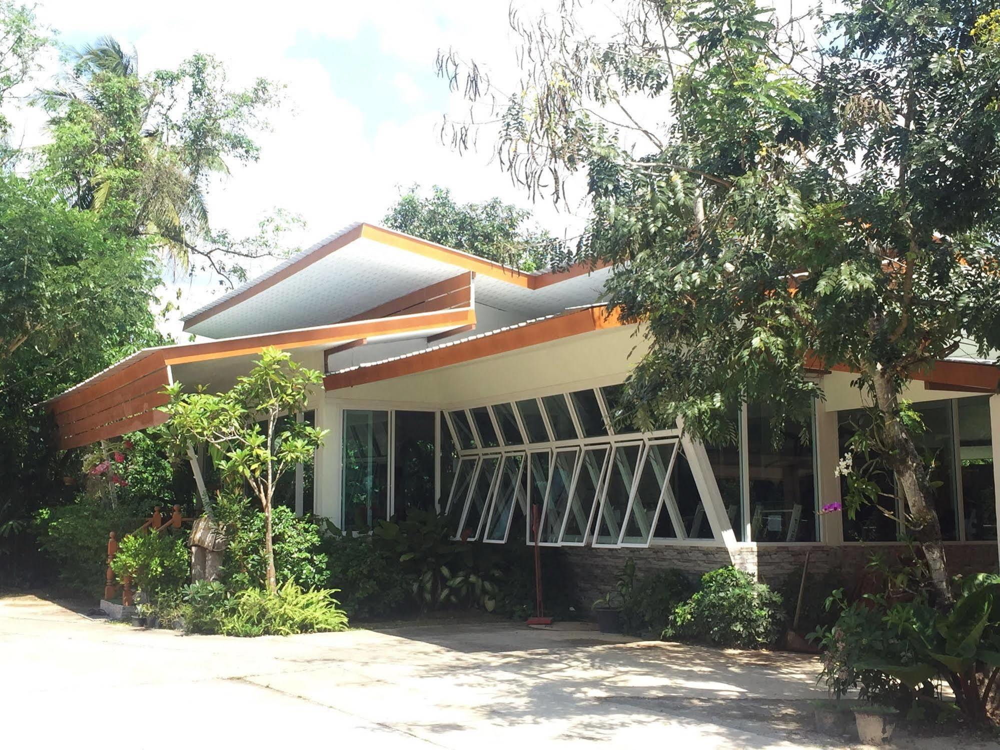 Baan Bangrak Residence Trang Kültér fotó
