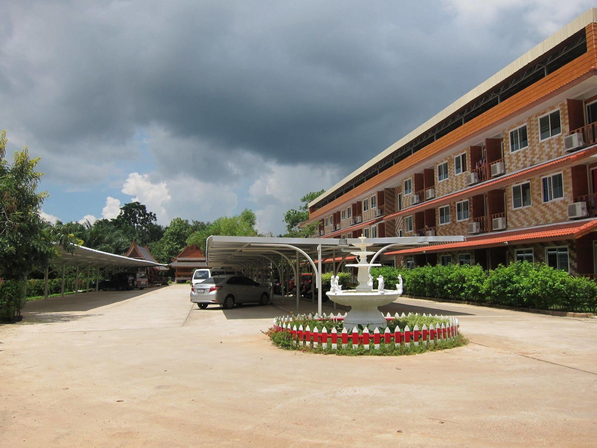 Baan Bangrak Residence Trang Kültér fotó